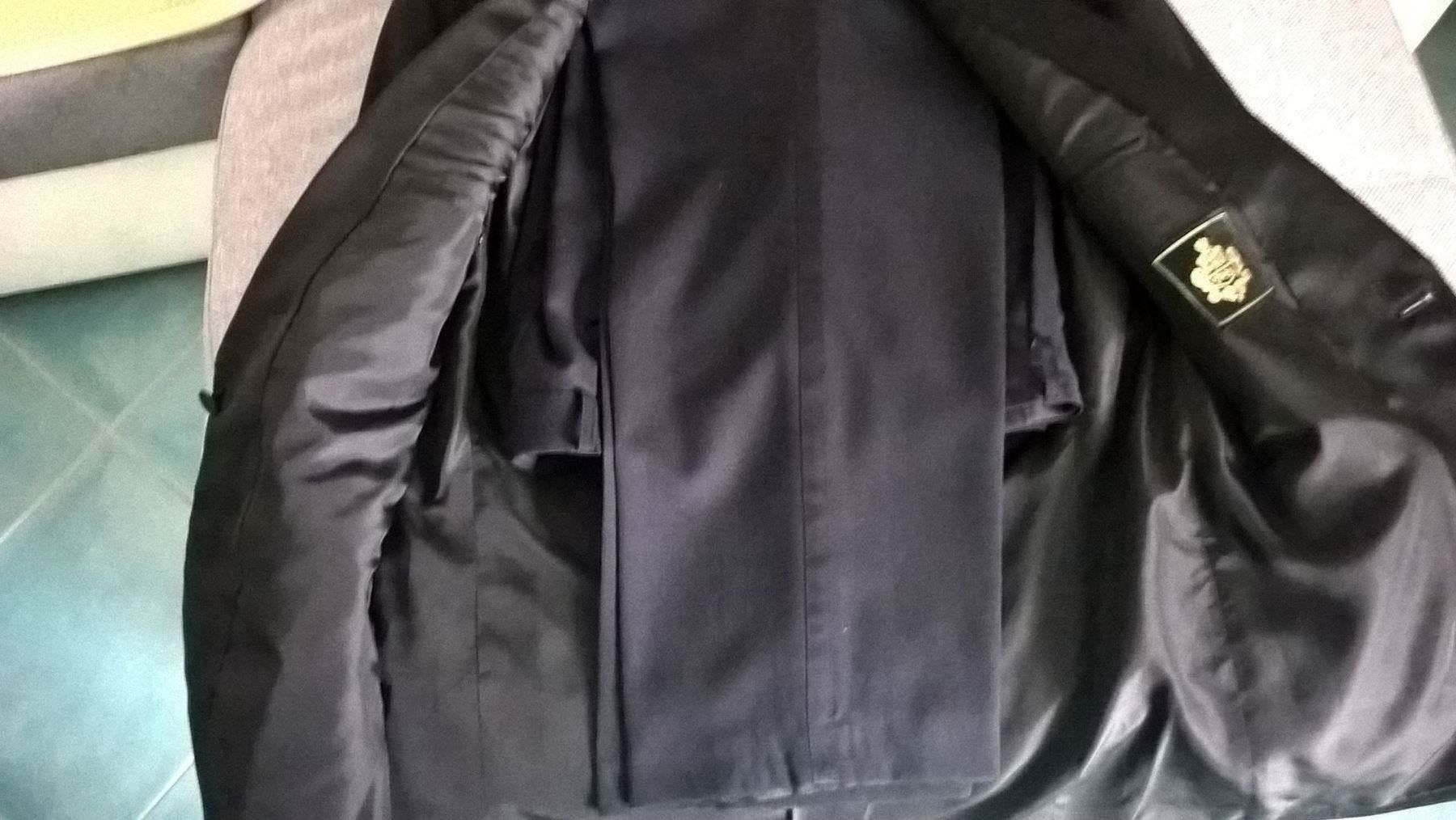 Completi: Anzug CH Fabrikat-Smocking Schwarz – Usato da Arisdorf venduto da comestibles 4