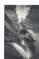 Lauterbrunnen, Trümmelbachfall, Steg mit Mann 1928
