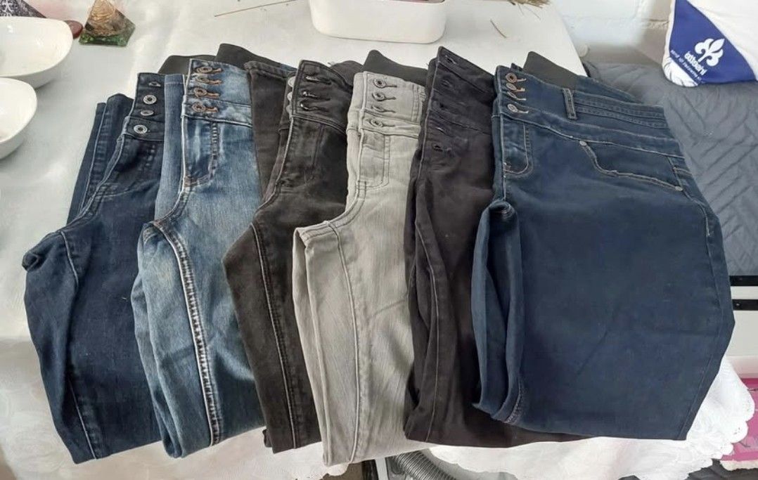 Jeans: Verschiedene Jeans ( preis pro stk ) – Nuovo (secondo la descrizione) da Wislikofen venduto da Ana.Gomes 4