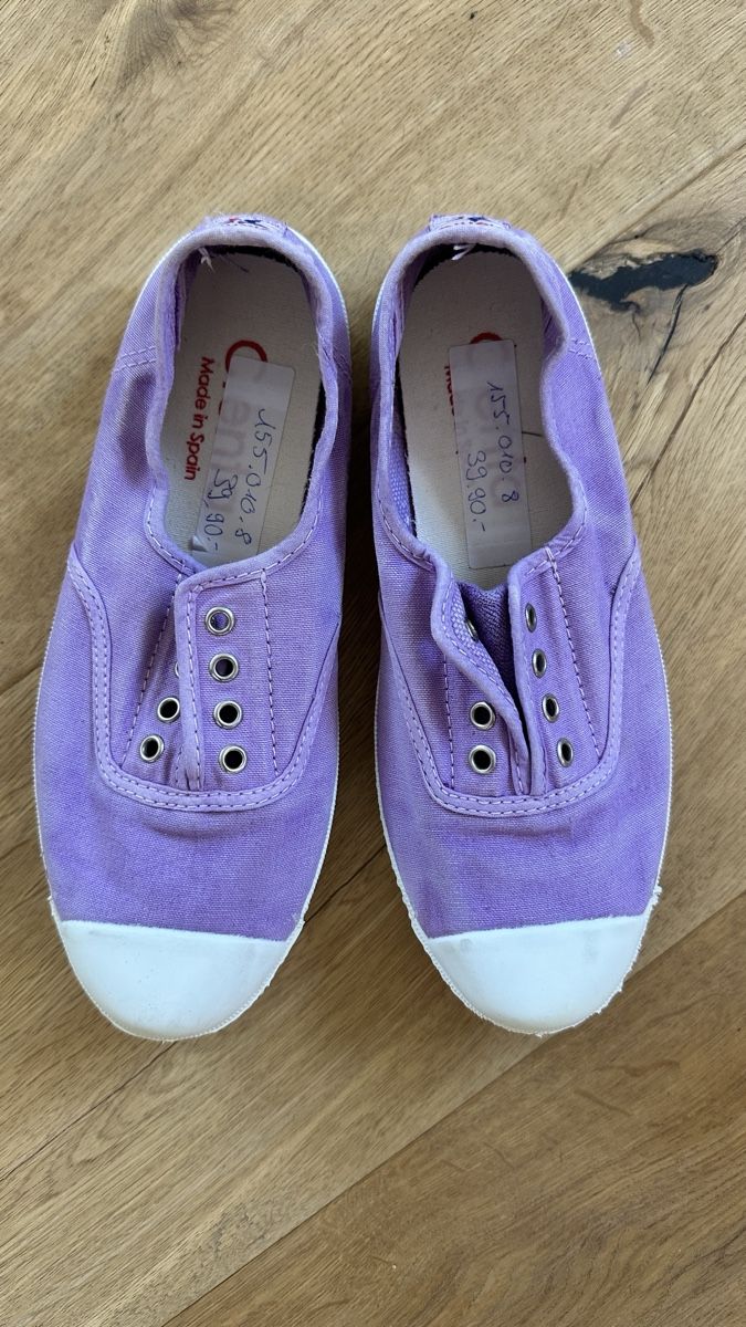 Chaussures filles: Chaussures toile lilas taille 35 – Neuf (Voir description) à Commugny par rus_my8v