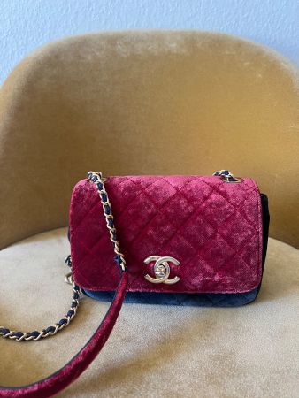 Sac Chanel en velours tricolor