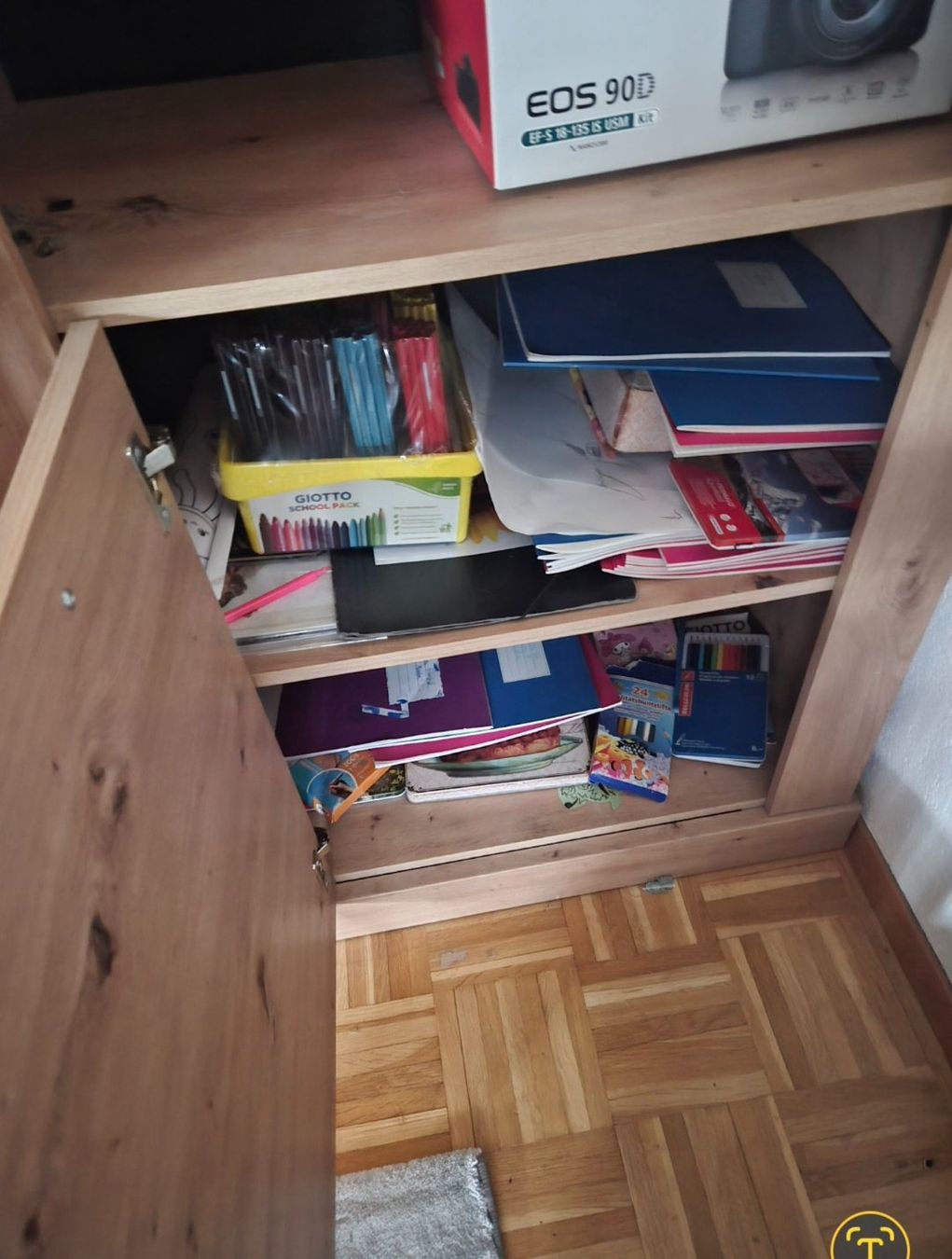 Armadi: Schmaler schicker schrank – Usato da Bassersdorf venduto da tanialevin15 1