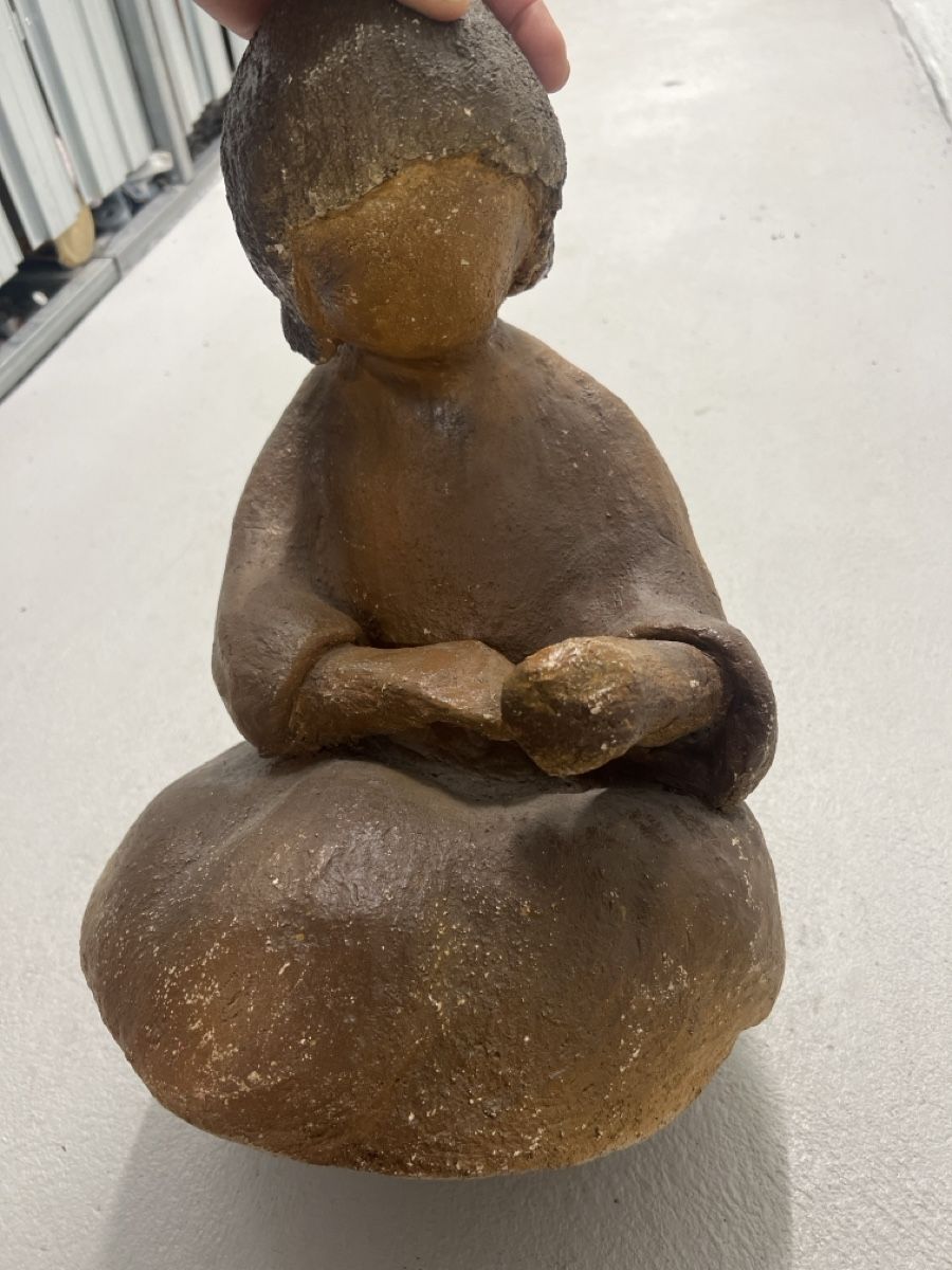 Figuren: Rustikale Mädchenfigur aus Terrakotta, CHF 50. – Gebraucht aus Zürich von Privat_13 1