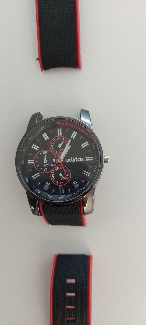 Adidas Orologi: Adidas Uhr mit defektem Armband – Usato da Rothenburg venduto da Schomi3