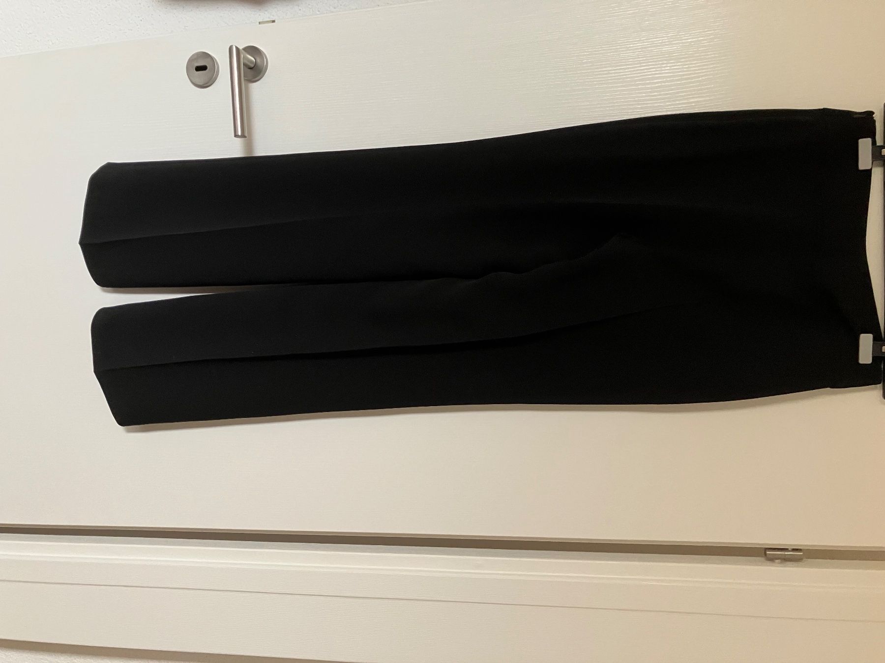 Akris Pantaloni: AKRIS Hose schwarz NEU – Usato da Dachsen venduto da eselwelpe