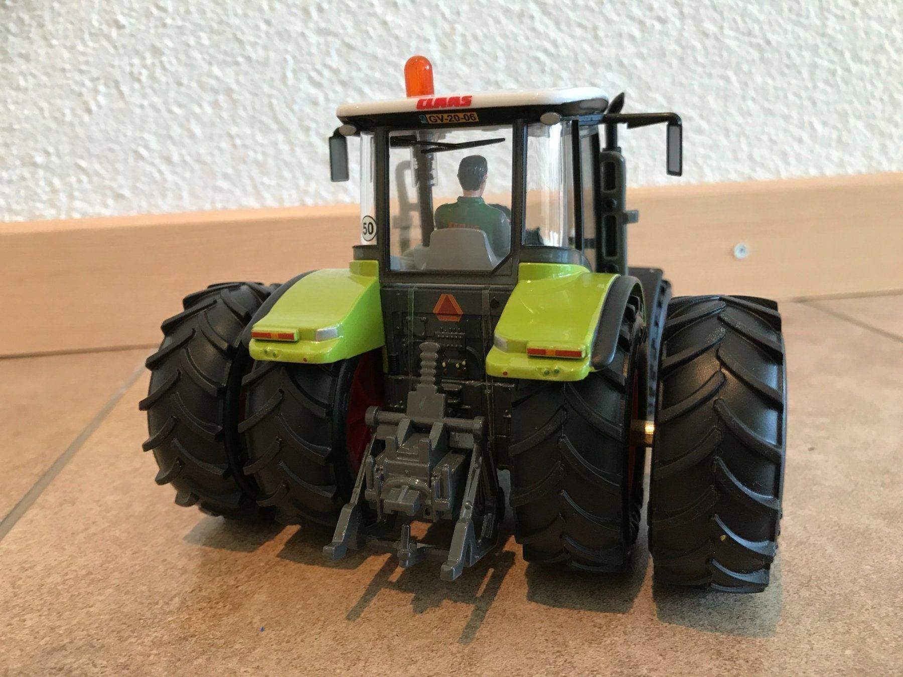 Claas Trattori: SIKU Claas Ares 657 ATZ – Nuovo e nell'imballaggio originale da Kreuzlingen venduto da Stefan1150 3