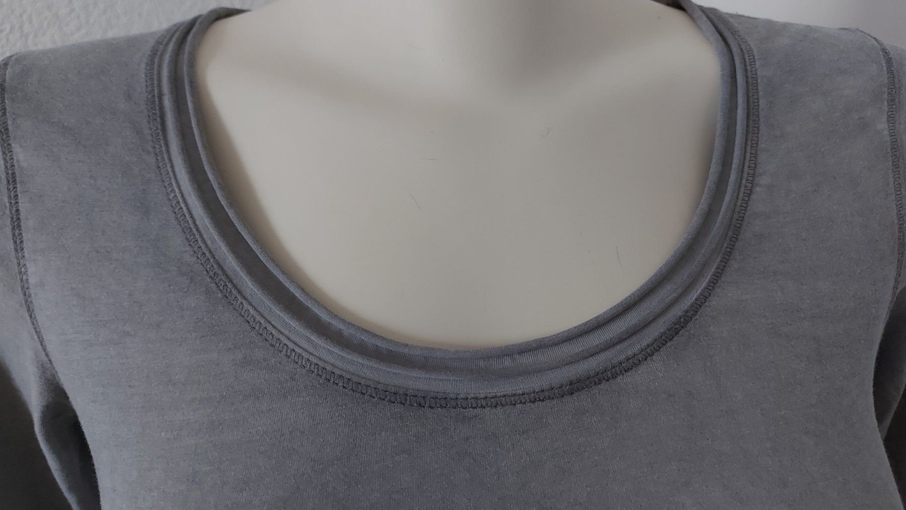 Nile Blusen: Nile Bluse/Shirt gr.XS Grau – Gebraucht aus Zofingen von MasterPCI 1