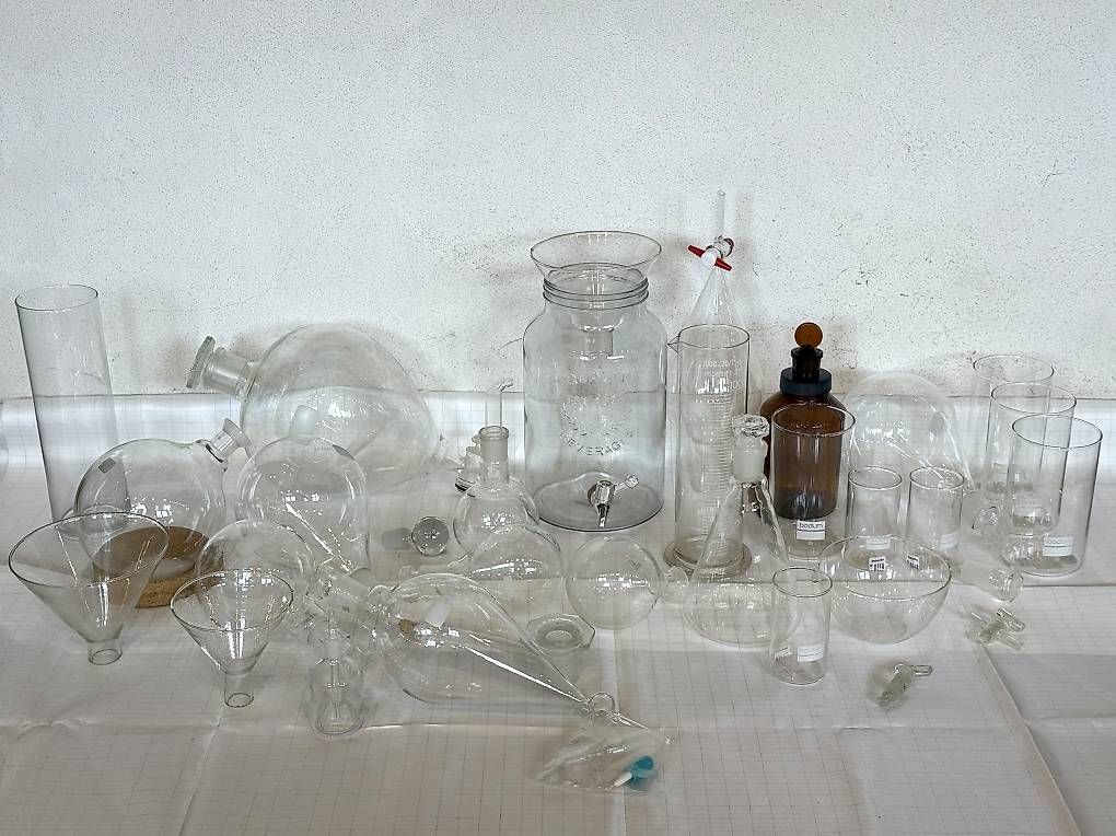 Gläser: Grosses Labor-Glaswaren Set, diverse Gefässe & Zubehör – Gebraucht aus Winterthur von Me_sell_buy