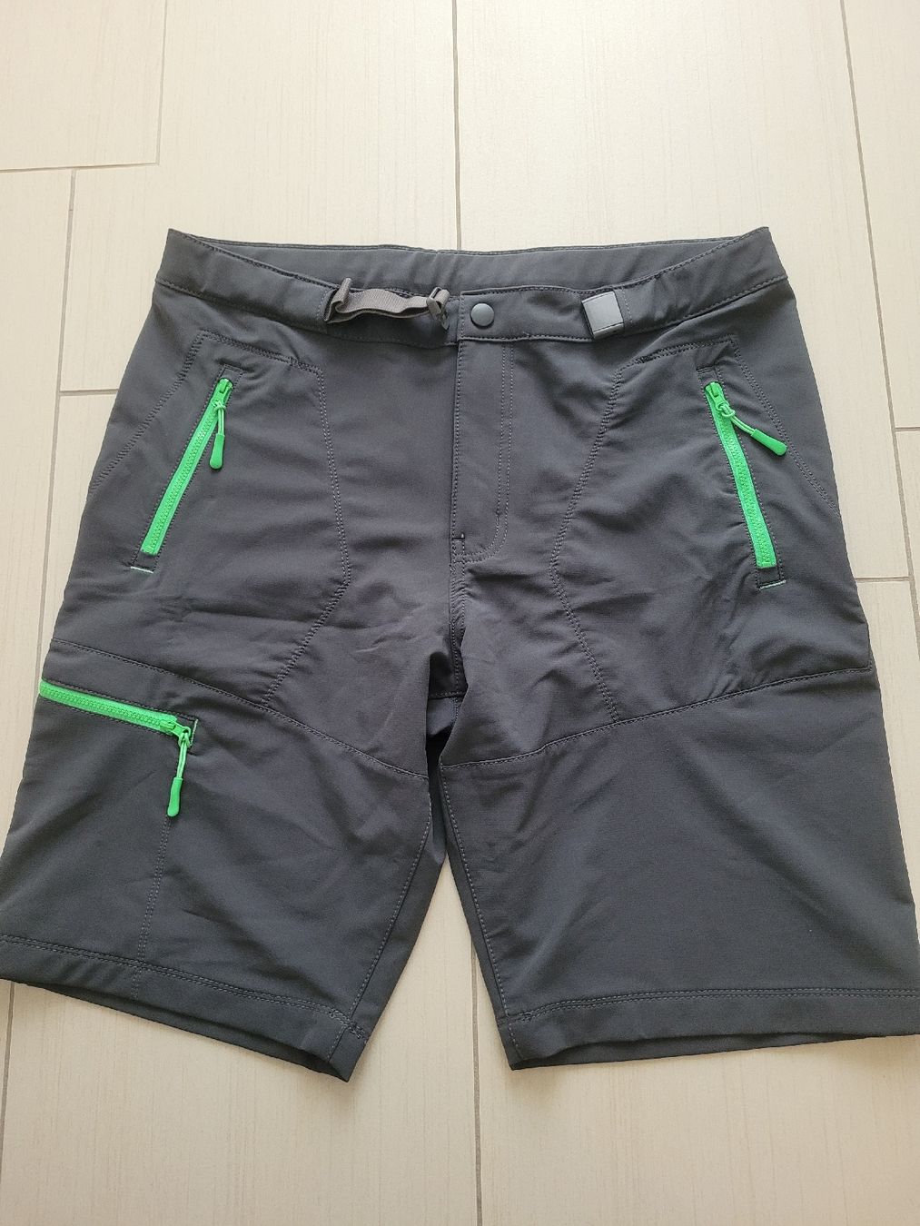Pantaloni: Bermudas 50 – Usato da Berneck venduto da zauberfeee