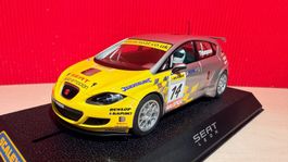 SEAT Leon BTTC «James Thompson No. 14» Scalextric  1:32 NEU