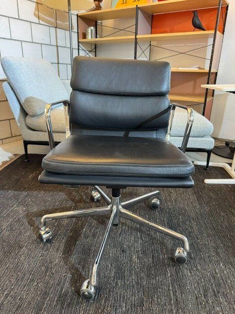 Vitra Poltrone: Vitra Softpad EA 217, neuwertig – Usato da Zollikofen venduto da OberliAG 1