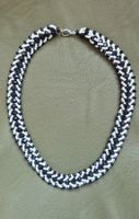Elegante Halskette, Handarbeit, Schwarz-Weiss, Top Zustand