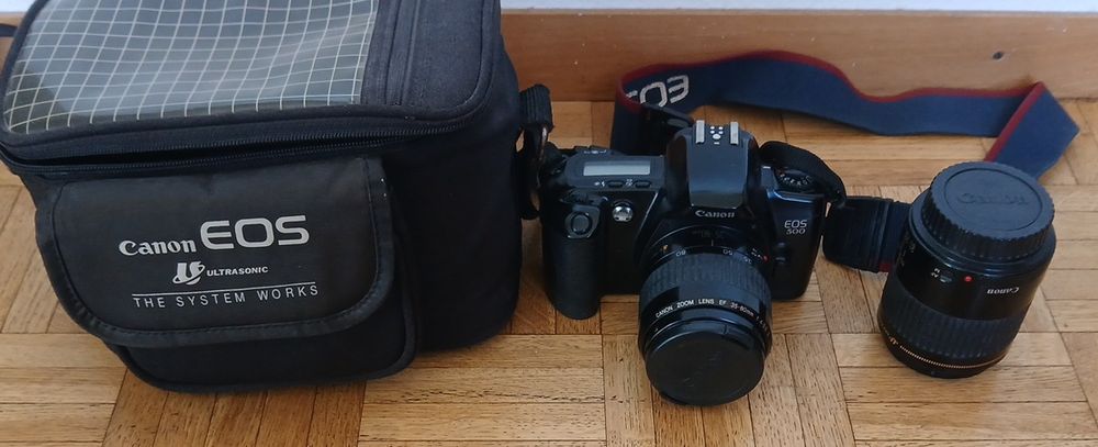 Canon Appareil photo: Canon EOS 500 + 2 Objectifs & Sac – D'occasion à Lausanne par riz_y66r