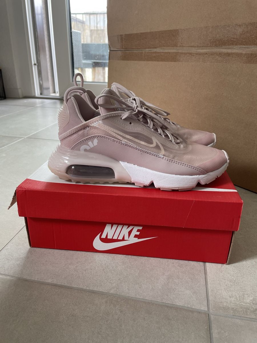 Nike Scarpe da donna: Nike air Max 2090 – Nuovo (secondo la descrizione) da orbe venduto da Reb_04