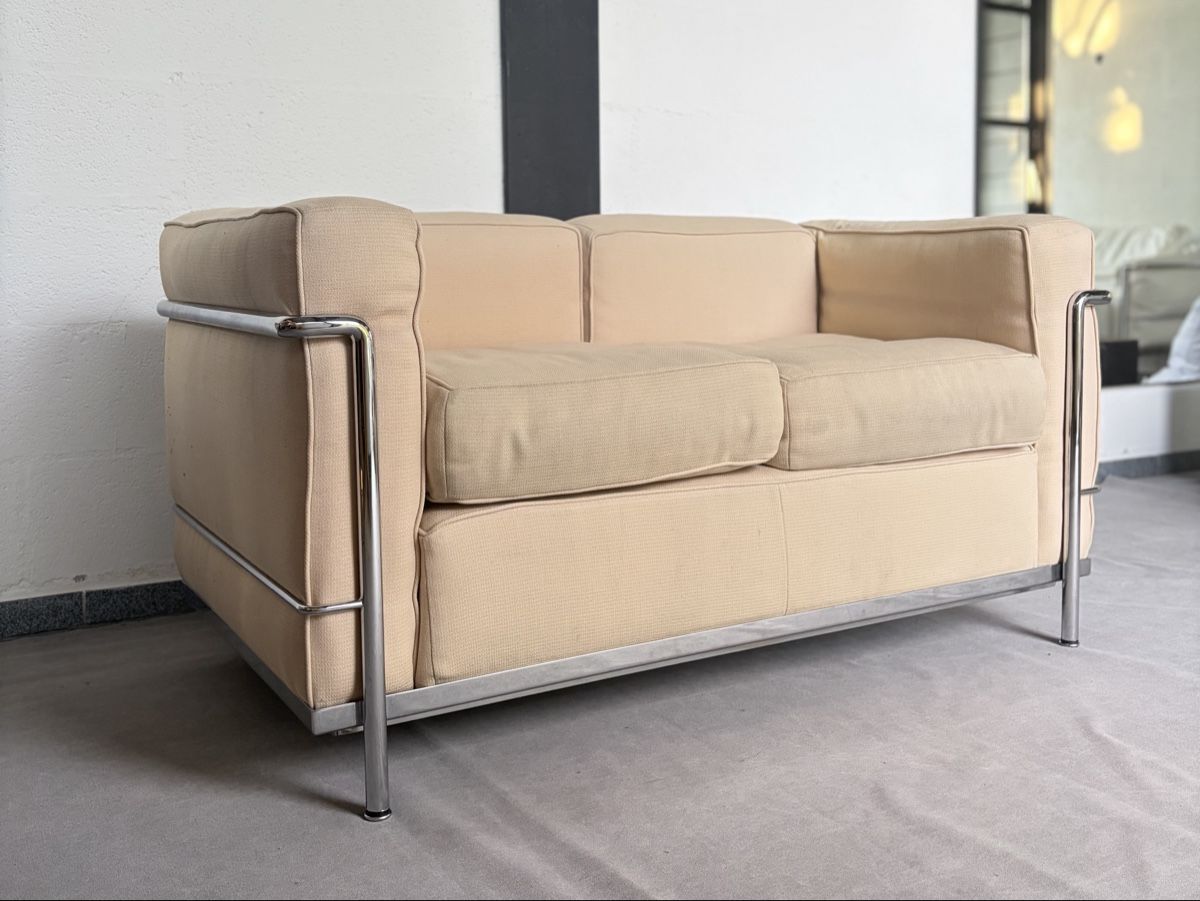 Cassina Divani: Canapé LC2 Cassina Le Corbusier – Usato da La Croix (Lutry) venduto da Oablanc