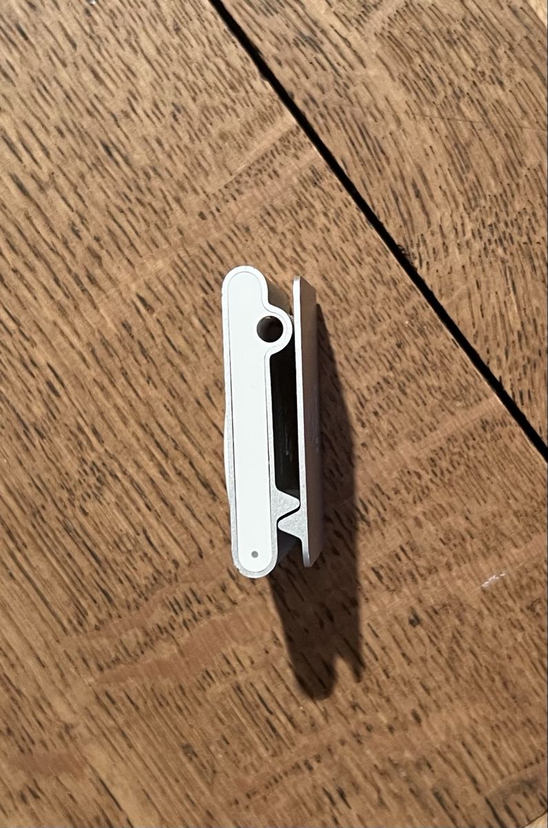 Apple Tragbarer Mediaplayer: Apple iPod Shuffle 2. Generation silber mit Dockingstation – Gebraucht aus Zürich von V_LBrothers 2