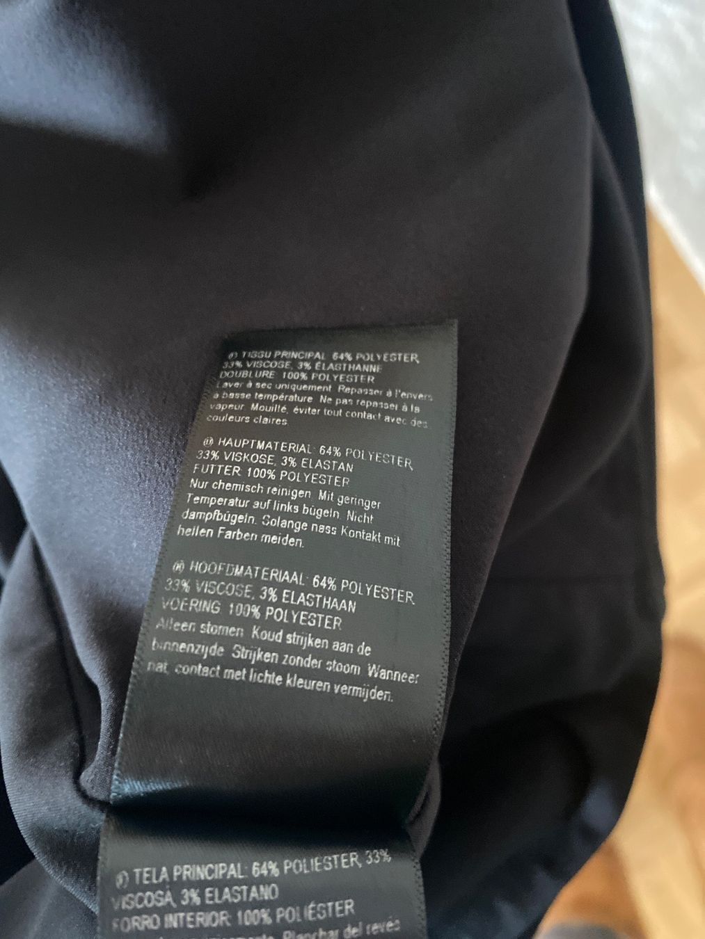 Kleider: Elegantes Schwarzes Kleid Grösse 38 – Gebraucht aus Klosters Dorf von chloe-9072 4