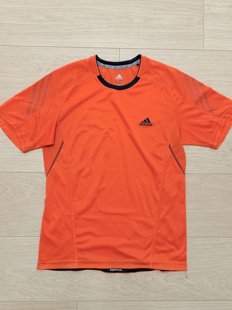 Adidas T-shirt: Adidas Tshirt gr M – Usato da Bünzen venduto da Magdalena.K