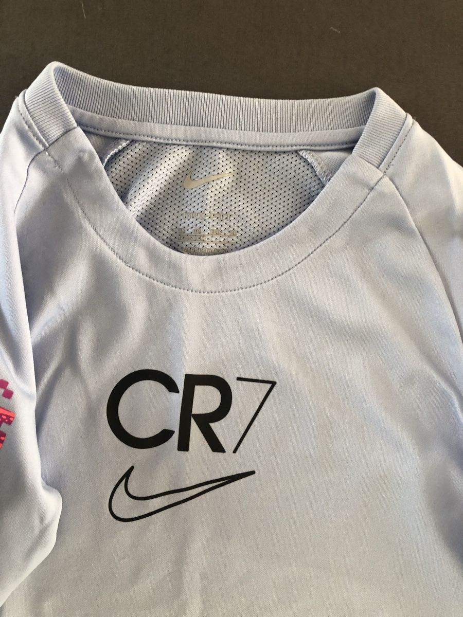 Nike Lotti di vestiti: Fussballdress – Usato da Solothurn venduto da galinka 2