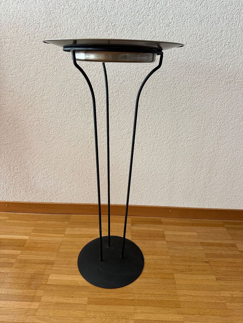 Altro in Decorazioni & Accessori: Pflanzständer mit Metallschalen schwarz – Usato da Bülach venduto da Jubet 1