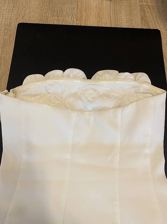 Kleider: Kleid Creme/Weiß – Gebraucht aus Solothurn von nev_7qmh 2