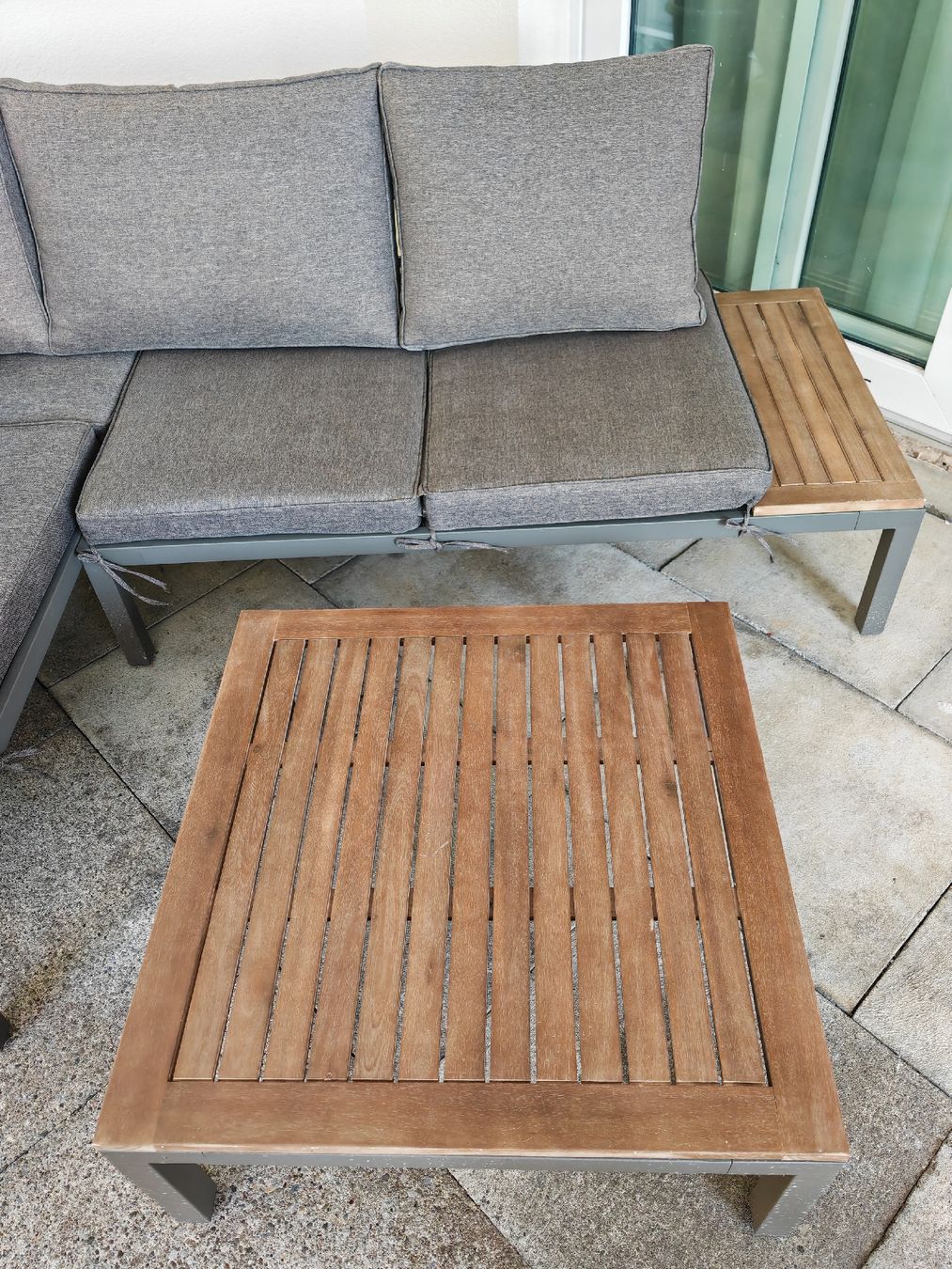 Divani: Garten Lounge mit Beistelltischen grau / Holz – Usato da Rheinsulz venduto da Dred 3