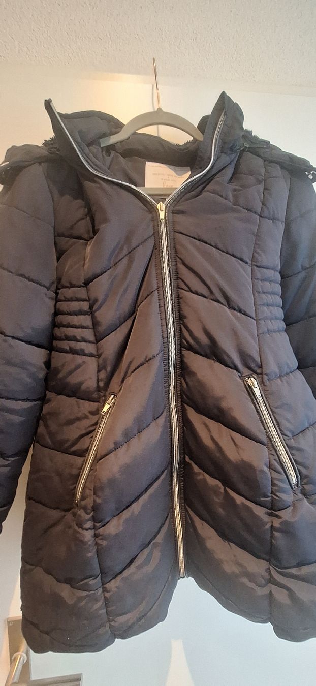 Tom Tailor Giacche & Cappotti: Tom Tailor Mädchen Daunenjacke mit Kapuze  Grösse L – Usato da Hofstetten SO venduto da morgana71 4