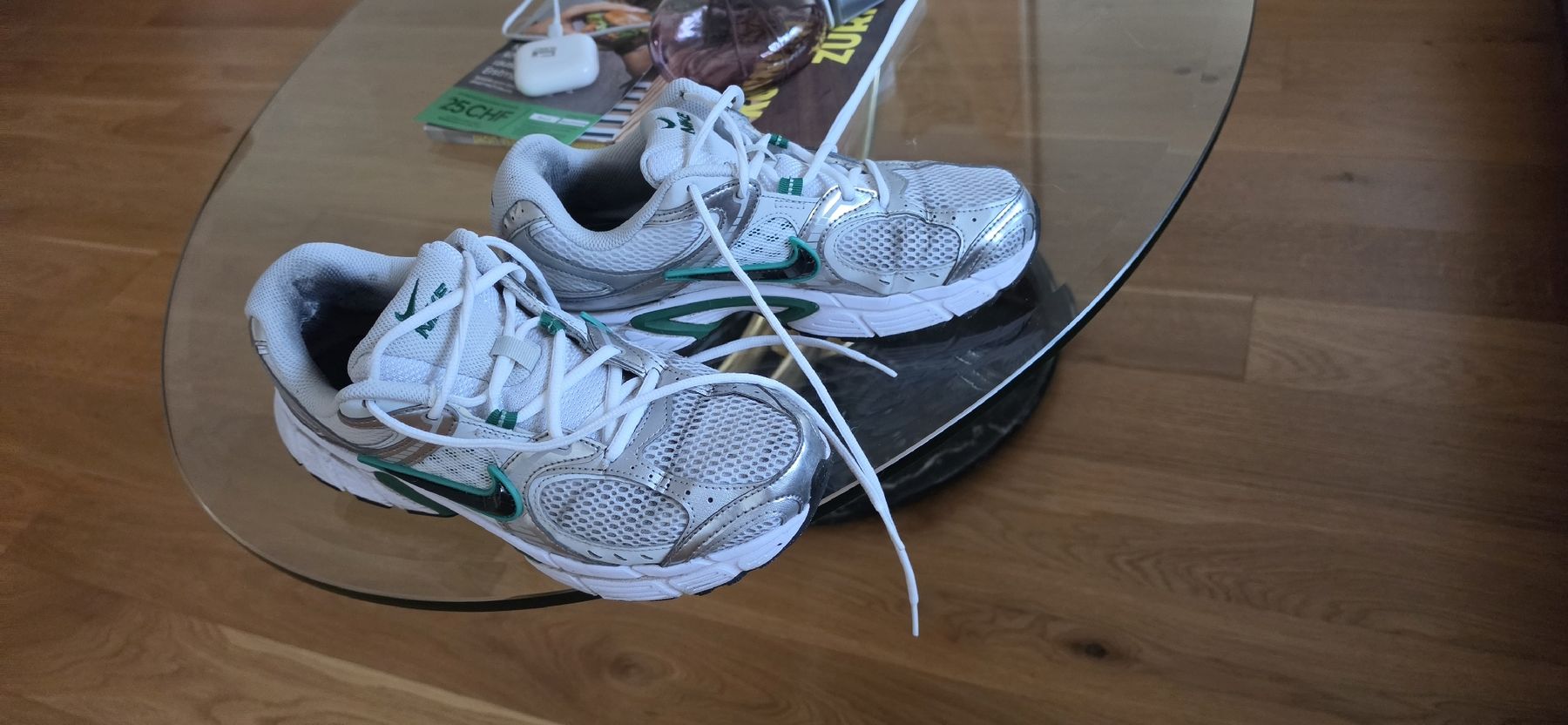 Nike Herrenschuhe: Nike V5 RNR "White/Malachite" Sneakers Gr. 42 – Gebraucht aus Zürich von Yllka.ja