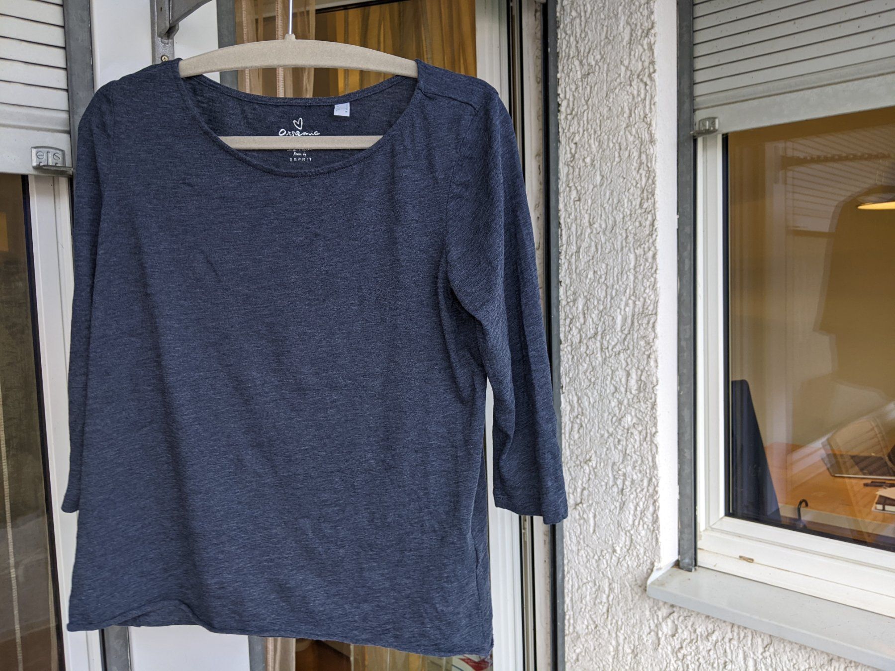 Esprit T-shirt: Langarm T-shirt – Nuovo (secondo la descrizione) da Herrliberg venduto da Aprelic 1