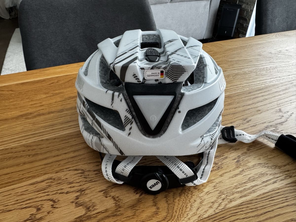 Uvex Helme: Uvex Damen Velohelm – Neu (gemäss Beschreibung) aus Grabs von mylinh.nguyen95 1