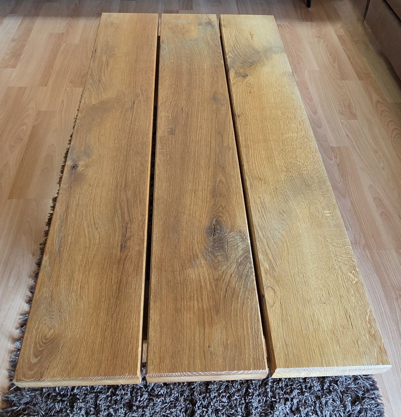 Pfister Tavoli: Table basse en chêne massif – Usato da Gland venduto da CoinDesTrouvailles