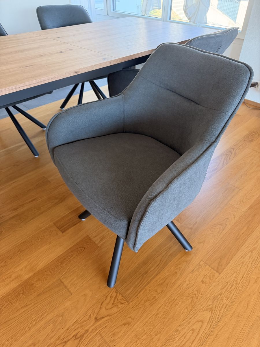 Livique Set de table et chaises: Esstisch inkl. 4 Stühle – D'occasion à Eschenbach SG par joe_k92x 1