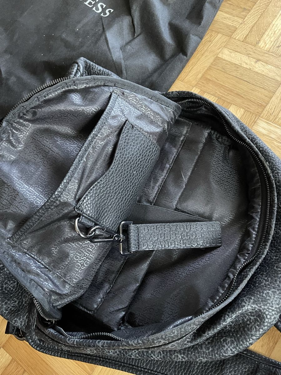 Guess Rucksäcke: Guess Rucksack – Gebraucht aus Goldach von Pero911 6
