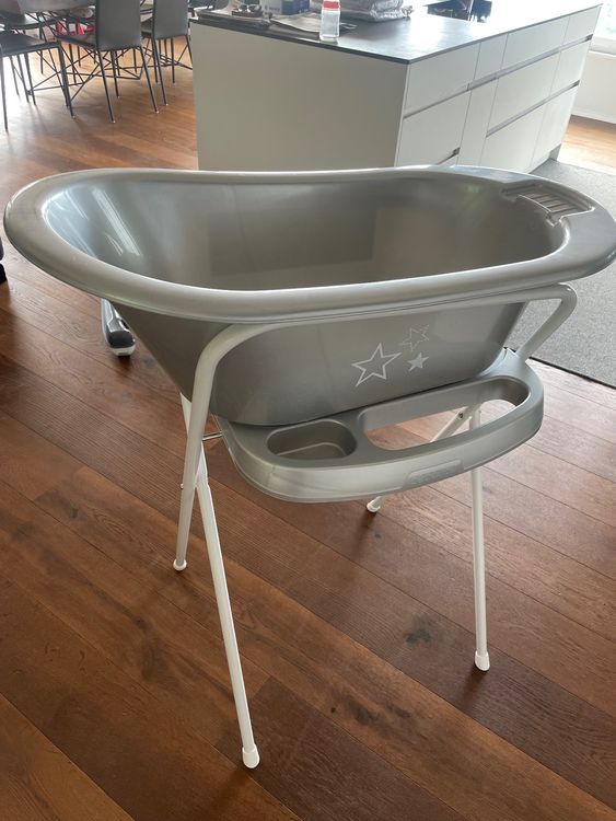 Babybadewanne mit Gestell Kaufen auf Ricardo