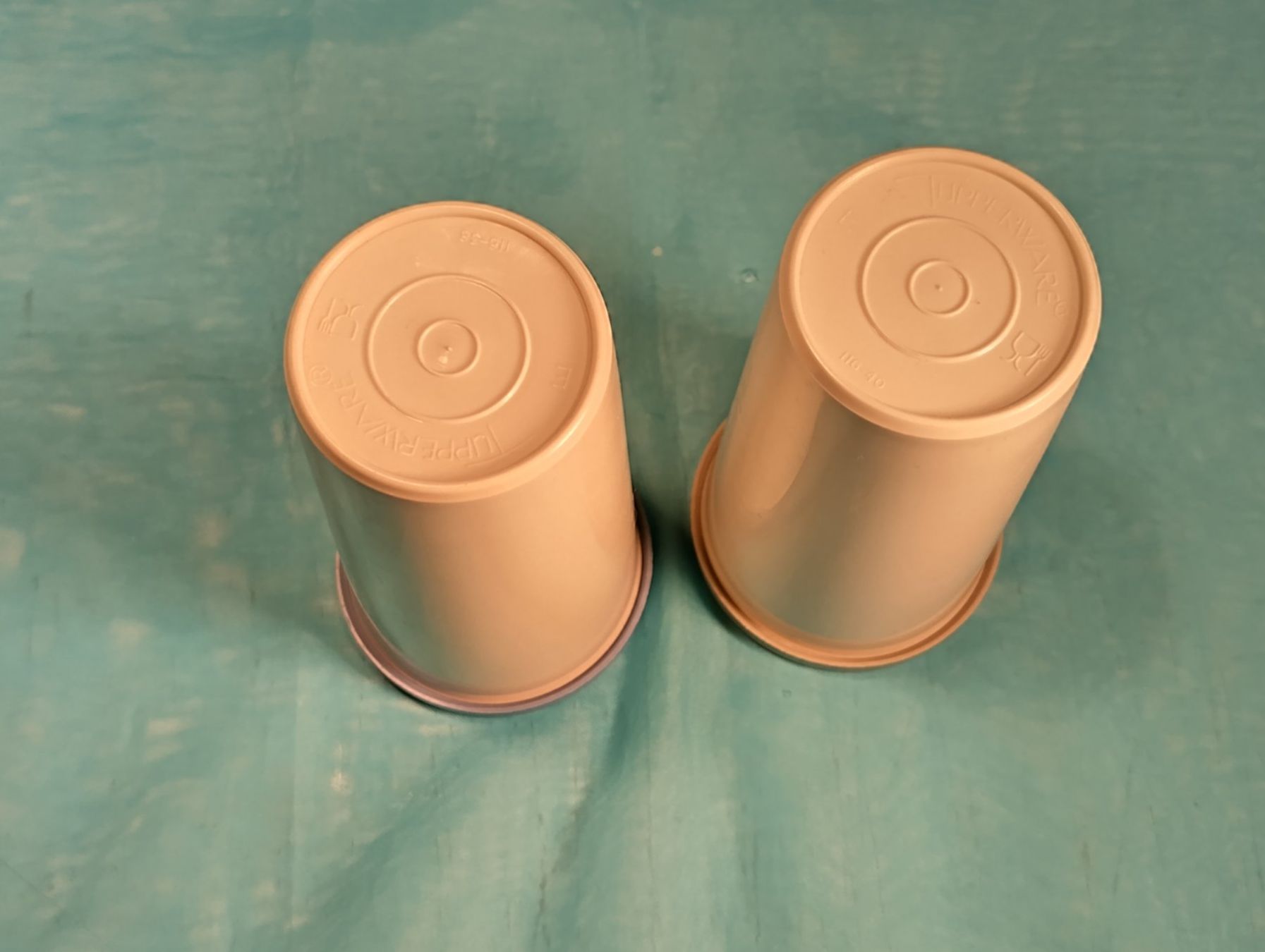 Tupperware Contenitori & Simili: 2 Tupperware Becher mit Deckel – Usato da Bellach venduto da JingleCherry 2