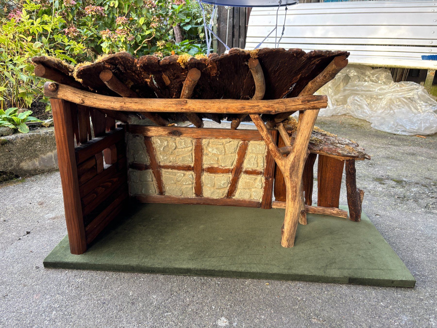 Figuren: Stall zu Weihnachtskrippe – Gebraucht aus Berlingen von Kulls