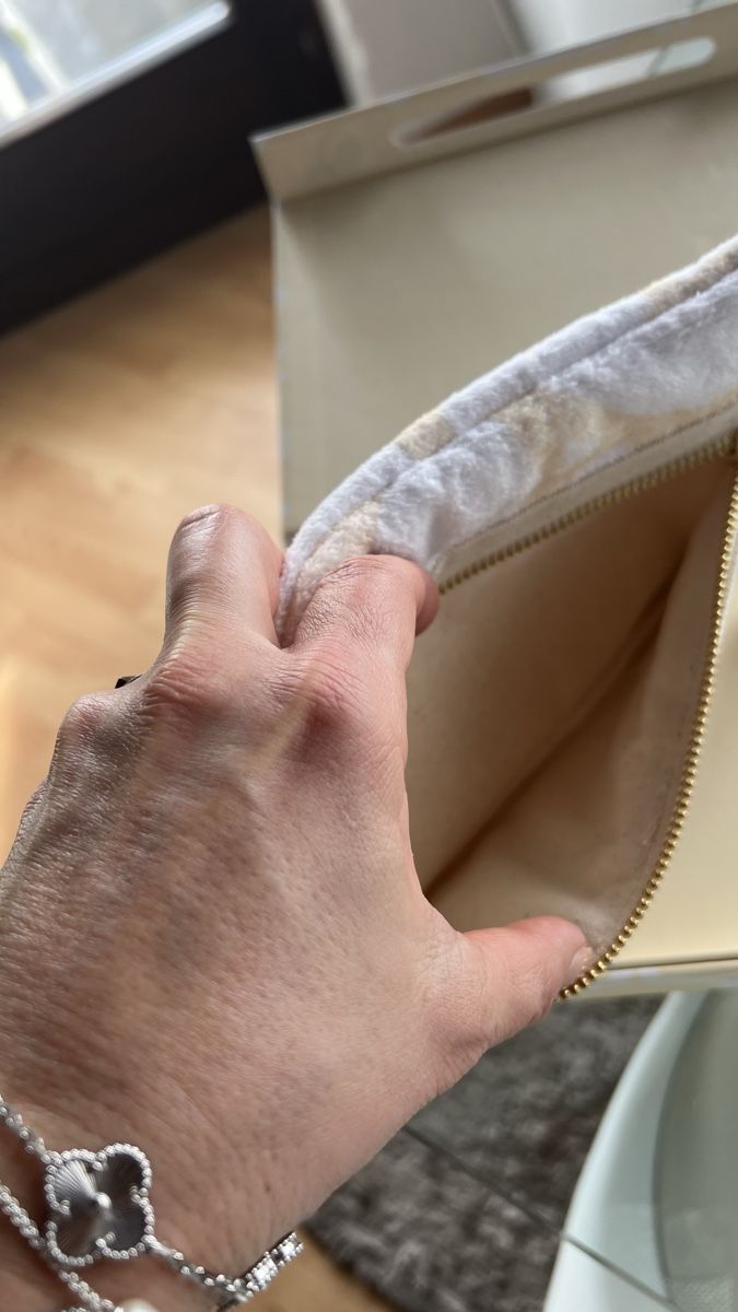 Custodie per cosmetici: APM Monaco Kosmetiktasche/Necessaire – Nuovo e nell'imballaggio originale da Uznach venduto da bmw-girl 3