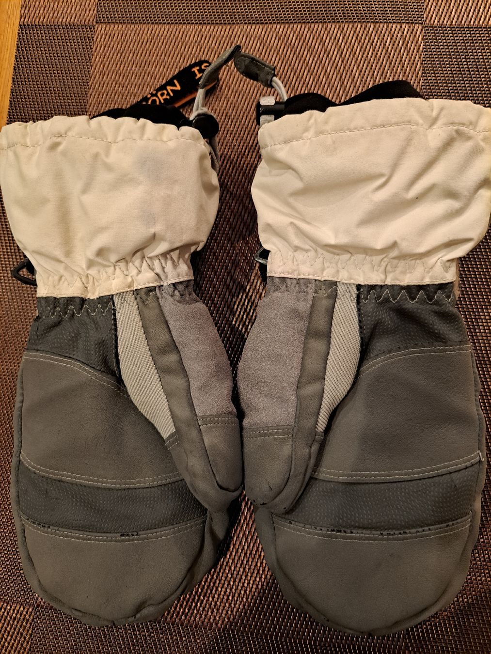 Guanti: Isbjörn Skihandschuhe Fäuslinge Gr 140/152 Primaloft – Usato da Urdorf venduto da villakagu 1
