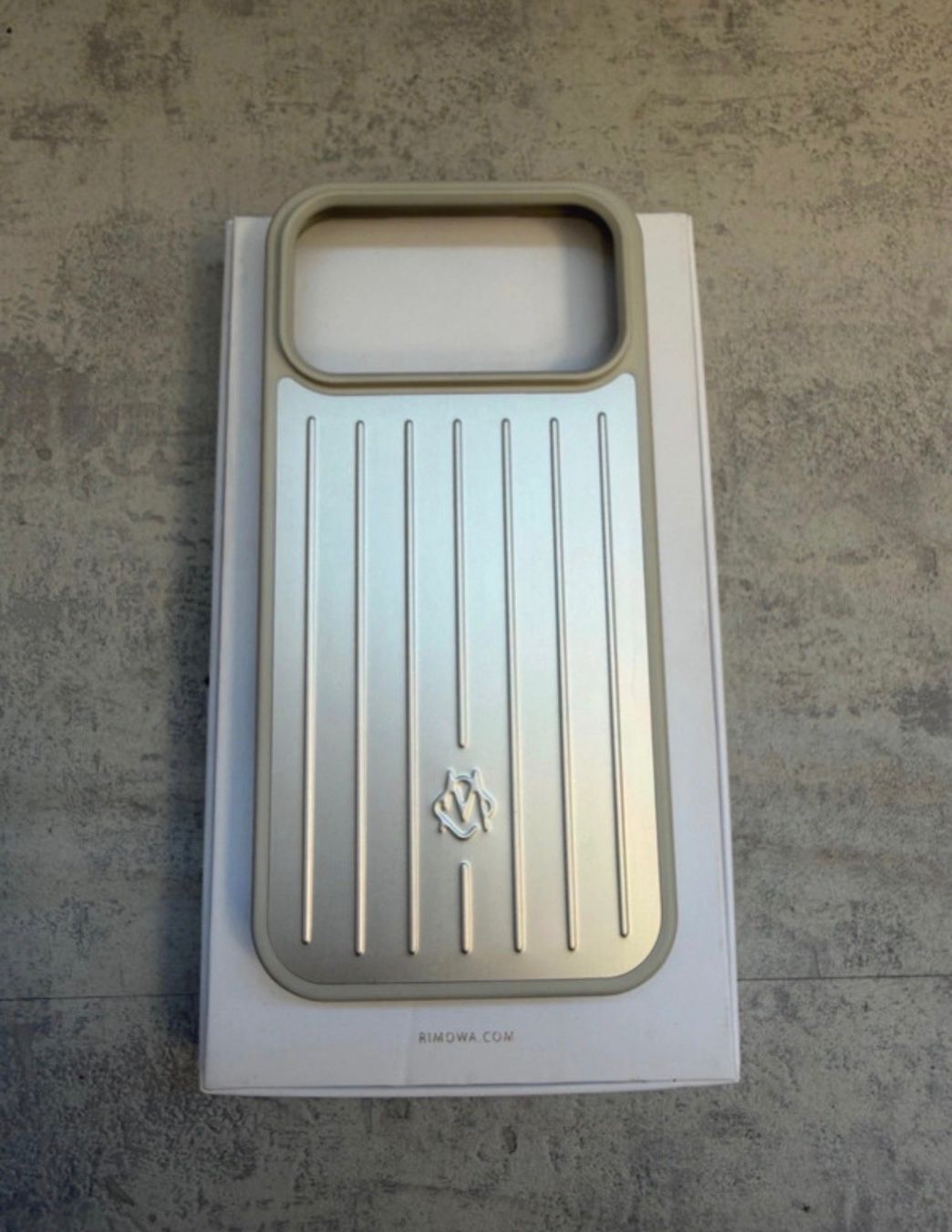Apple Covers & Schutzfolien: IPhone 17 Pro Max Rimowa Case – Neu (gemäss Beschreibung) aus Campocologno von fsc.7wcp 3