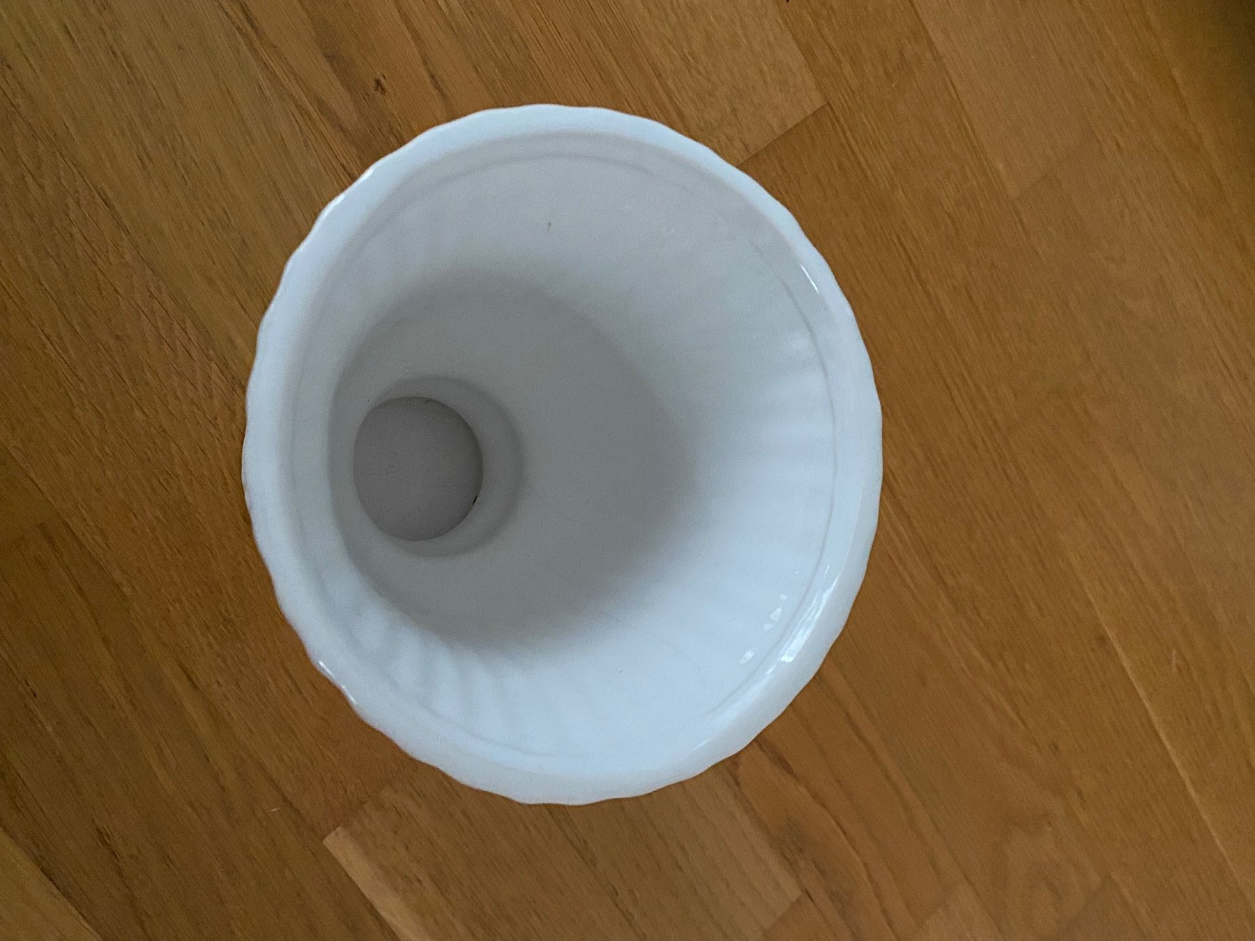 Vasen & Gefässe: Vase weiss – Gebraucht aus Riedholz von lenibeni03 2
