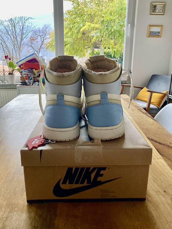 Damenschuhe: Jordan 1 High "My first coach" – Gebraucht aus Vezia von Ivan.1977 3