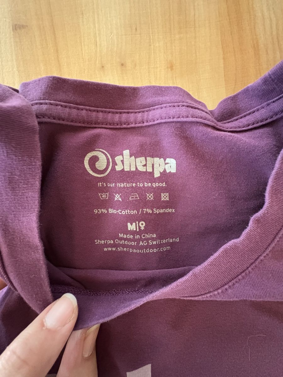 Sherpa T-shirt: T Shirt von Sherpa  / Gr. M – Usato da Rümlang venduto da euqinom16 2
