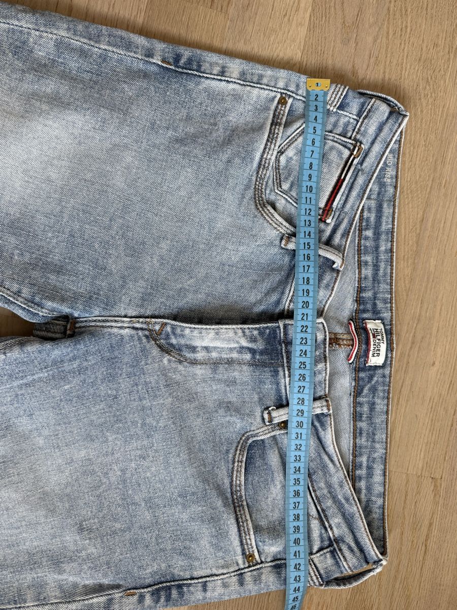 Tommy Hilfiger Jeans: Tommy Hilfiger Jeans, hellblau Gr. 30/30 – Usato da Rubigen venduto da Elmacino 1