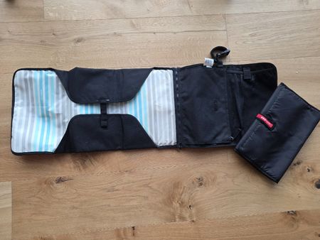 Pochette à langer Skip Hop noir en bon état