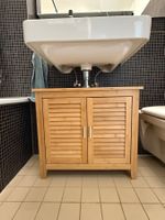 Waschtischunterschrank aus Holz
