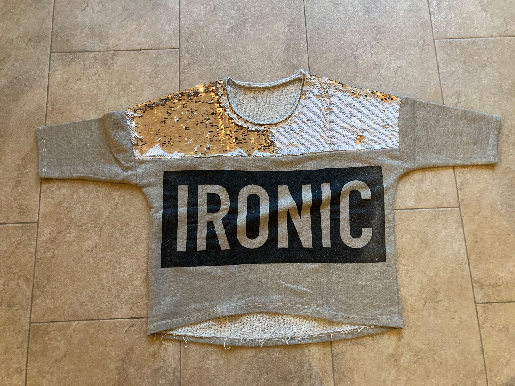 T-Shirts: Cooles "Ironic" Glitzer-Shirt, ca. Gr. M, – Gebraucht aus Gelterkinden von froggy80