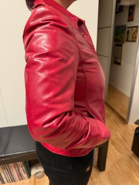 Jacken: Rote Echtlederjacke Leonardo Gr. S Vintage – Gebraucht aus Winterthur von projectcleanup 3