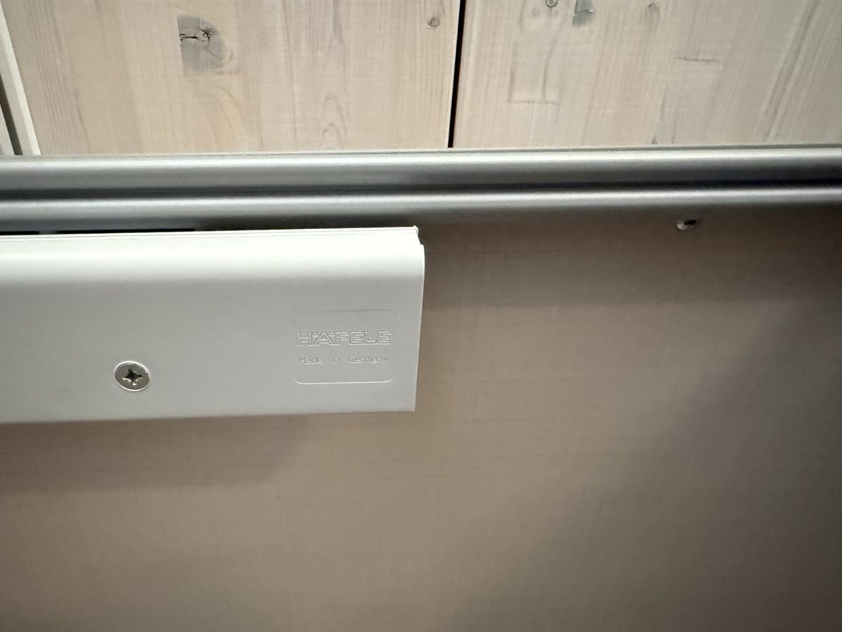 Armoires: Musterring Kleiderschrank Breite 3m Höhe 2.2m – D'occasion à Stein am Rhein par Coraxsas87 2