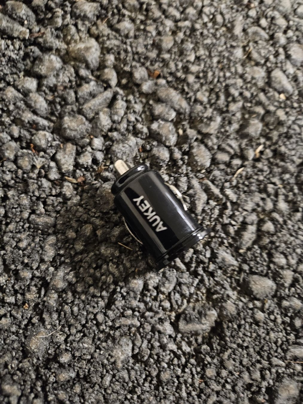 Aukey Unità & Adattatore: Allume-cigare USB 2.4A Aukey avec câble USB – Usato da Veyras venduto da Vince_396 1