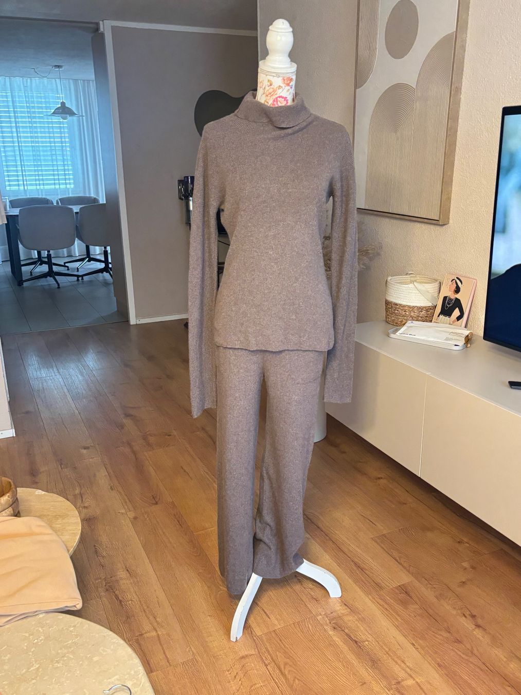 Completi & Tailleur: Sminfinity Set Hose& Jumper Cashmere/Baumwolle – Usato da St. Margrethen SG venduto da dijanaO